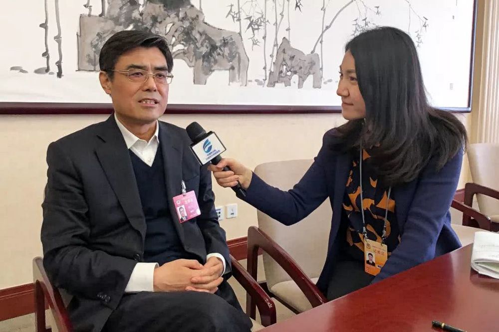 當(dāng)好能源轉(zhuǎn)型與清潔發(fā)展排頭兵——訪全國(guó)政協(xié)委員，中國(guó)華能集團(tuán)有限公司董事長(zhǎng)、黨組書(shū)記舒印彪
