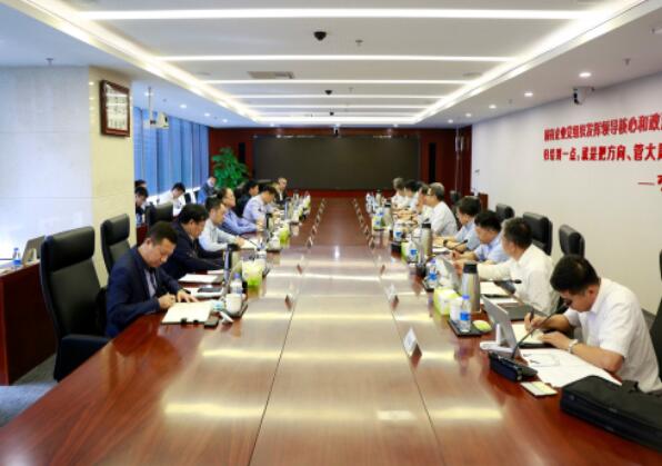 錢智民會見鞍鋼集團董事長、黨委書記譚成旭