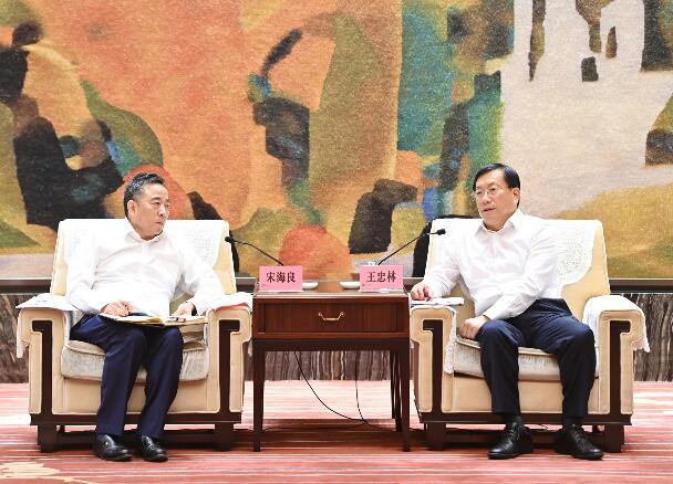 宋海良拜會武漢市委書記王忠林、市長周先旺