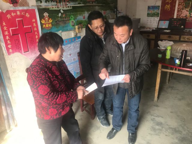 張紅軍：用真心，換真情，扶真貧
