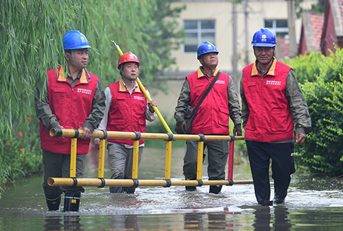 趕考爭(zhēng)先架心橋——國家電網(wǎng)河北電力共產(chǎn)黨員服務(wù)隊(duì)發(fā)展紀(jì)實(shí)