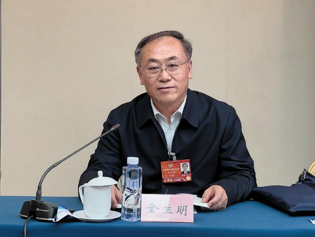 【兩會】國網電動汽車服務有限公司董事長、黨委書記全生明：加快構建交通能源融合發(fā)展體系 促進車與電網協(xié)同互動