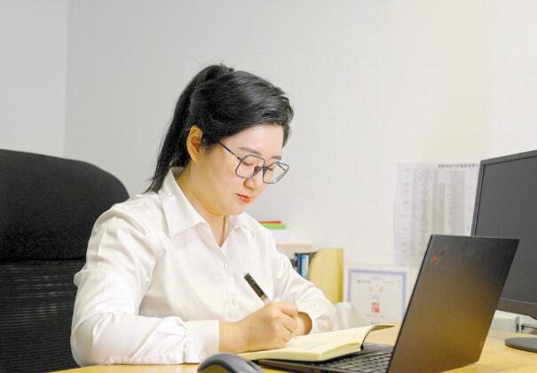 專注實干攻克難關， 建設卓越智慧車聯(lián)網平臺——記國網工匠韓慶雯