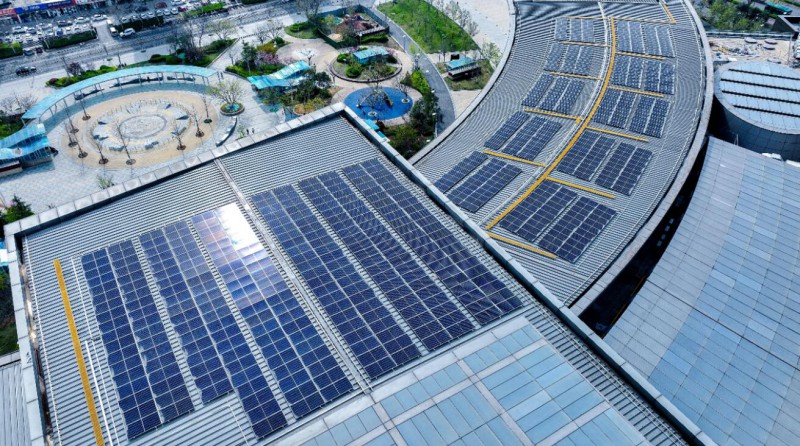 1.2MW！山東商業(yè)綜合體屋頂光伏發(fā)電項(xiàng)目并網(wǎng)發(fā)電
