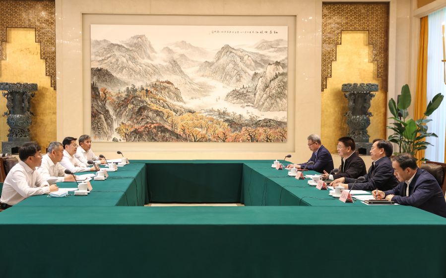雷鳴山、韓君拜會湖北省委書記王蒙徽、省長王忠林