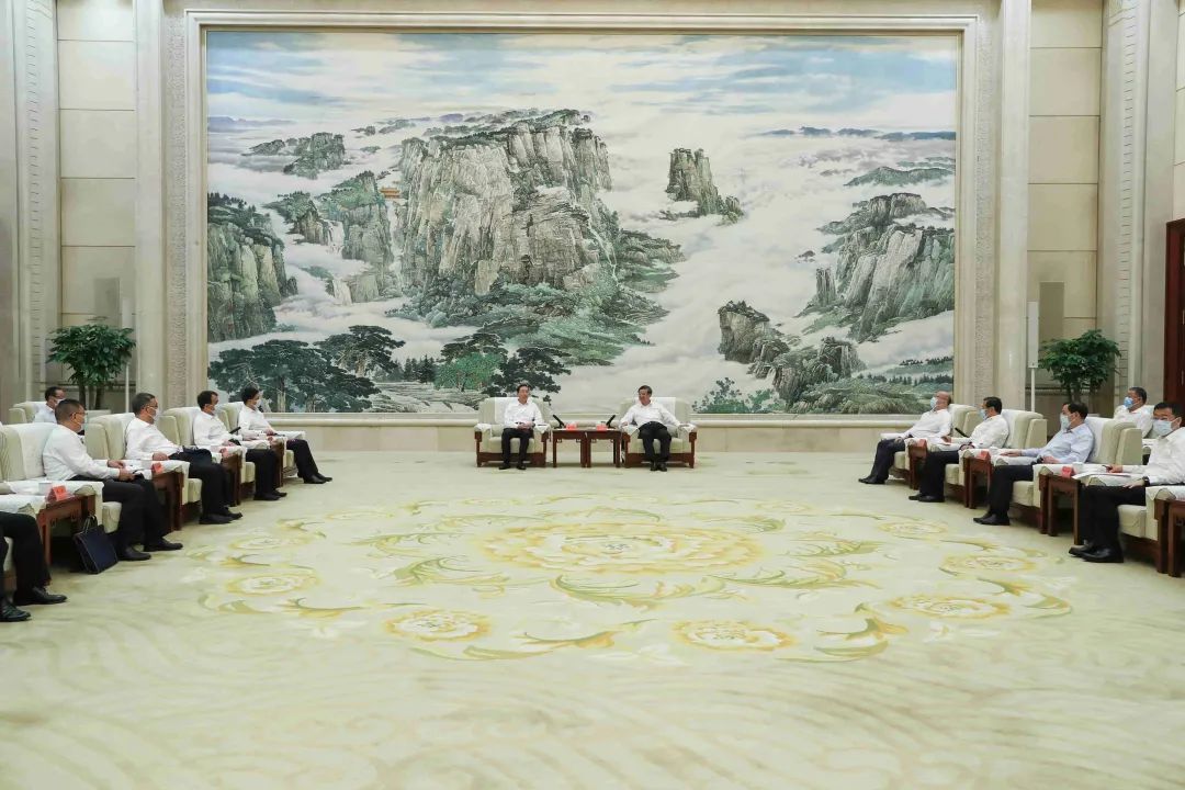 國家電網(wǎng)董事長辛保安與河北省委書記倪岳峰、省長王正譜會談