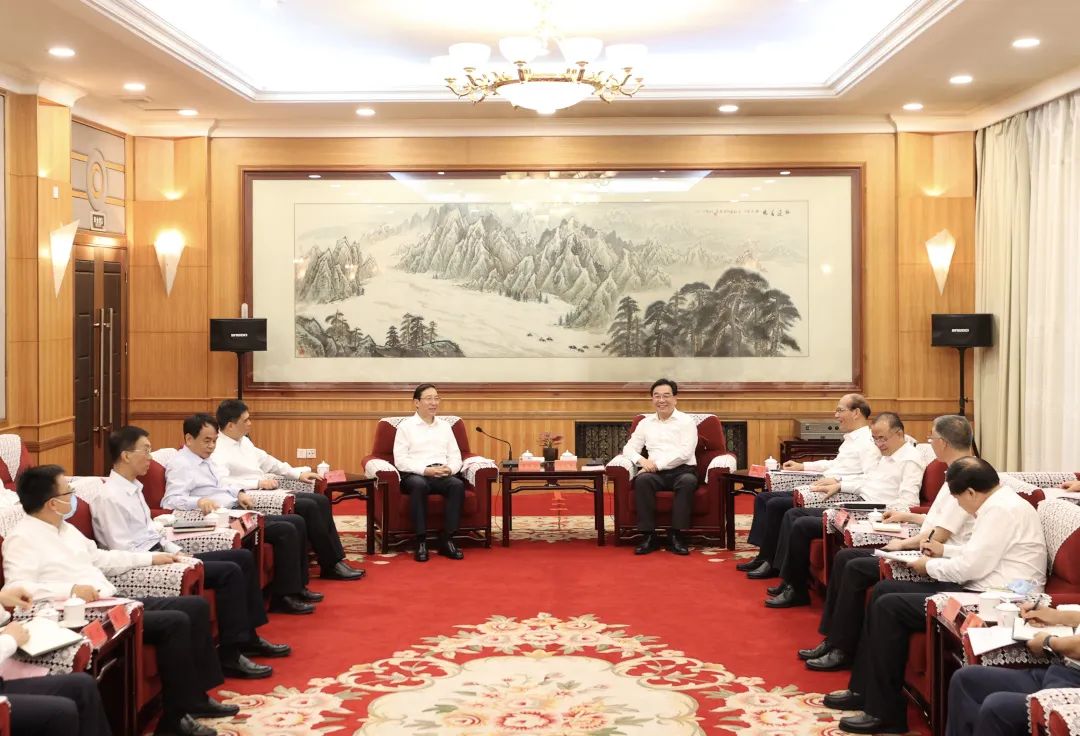 國家電網(wǎng)董事長、黨組書記辛保安與青海省委書記信長星、省長吳曉軍會談