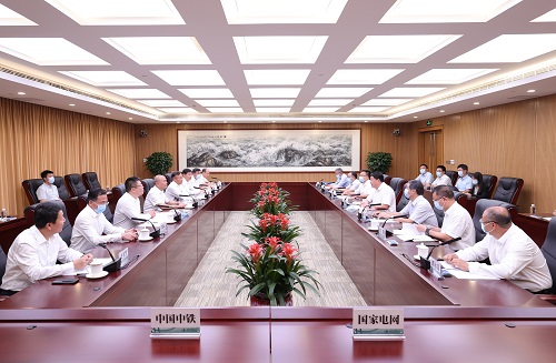 國(guó)家電網(wǎng)公司總經(jīng)理、黨組副書記張智剛與中國(guó)中鐵董事長(zhǎng)陳云會(huì)談