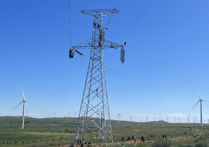 220千伏海春線、中海油化德風電場35千伏集電線路順利改造完成