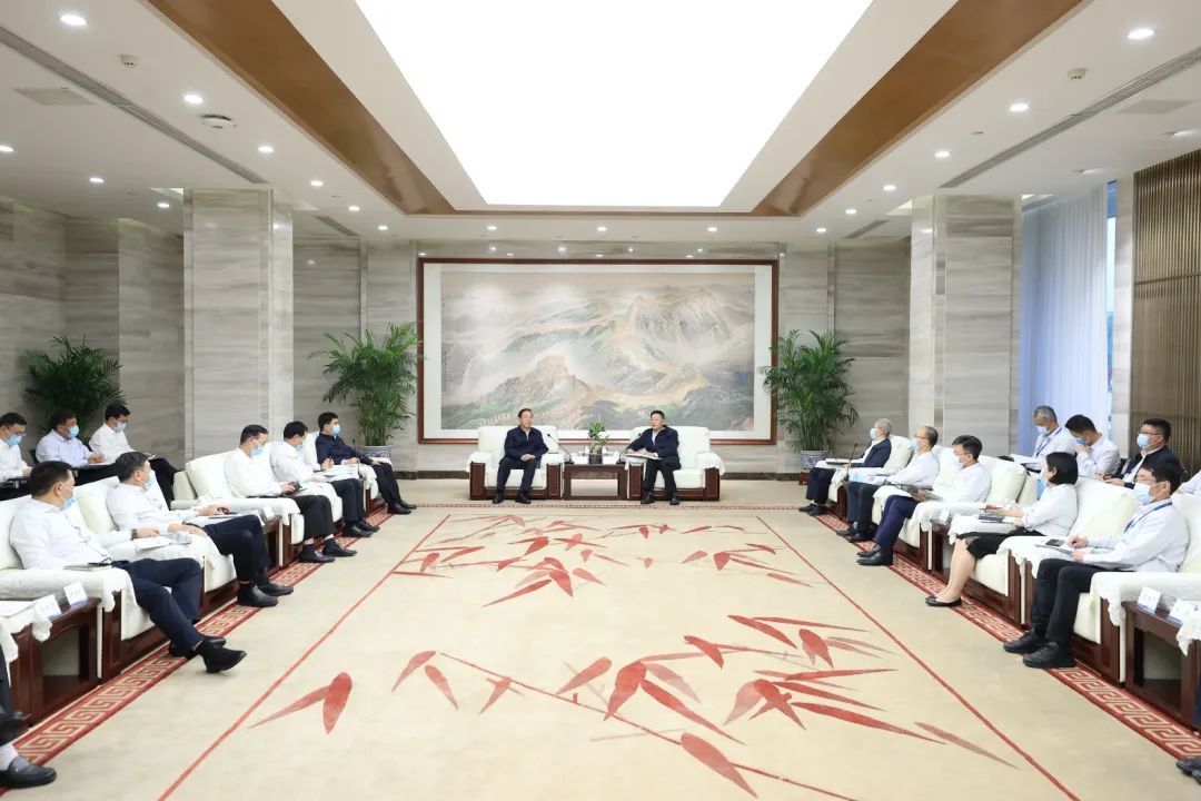 國家電網(wǎng)公司董事長、黨組書辛保安與東方電氣集團董事長俞培根、總經(jīng)理徐鵬會談