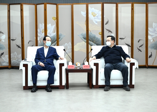 丁焰章與雄安新區(qū)黨工委書記、管委會(huì)主任張國華會(huì)談
