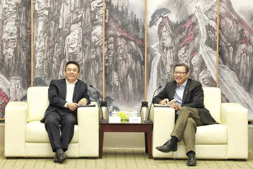 國(guó)家電投黨組書記、董事長(zhǎng)錢智民會(huì)見(jiàn)哈電集團(tuán)黨委書記、董事長(zhǎng)曹志安