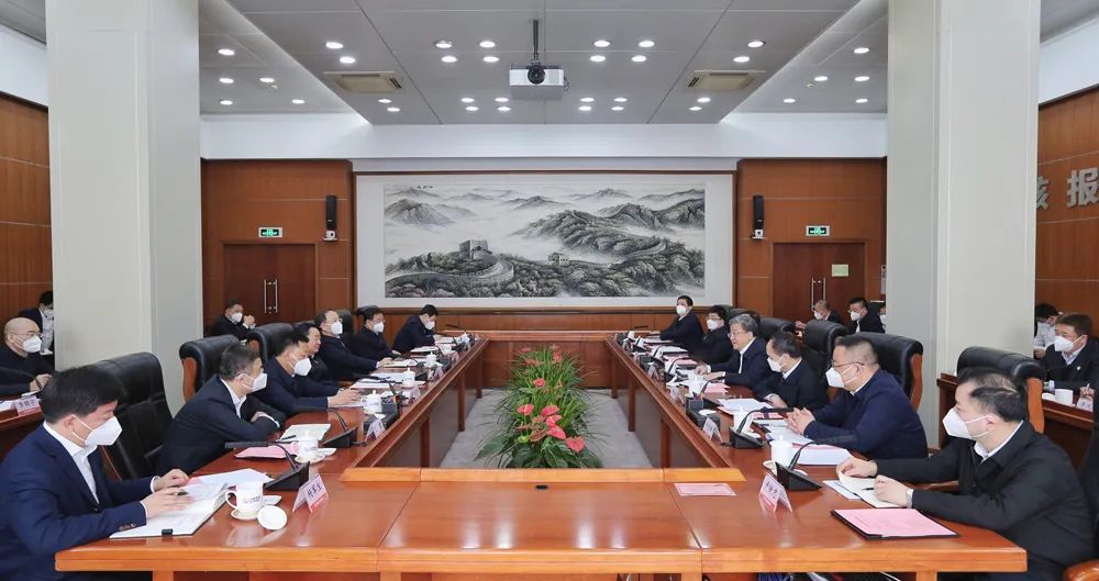 中核集團(tuán)黨組書記、董事長余劍鋒與遼寧省委書記郝鵬、省長李樂成會(huì)談