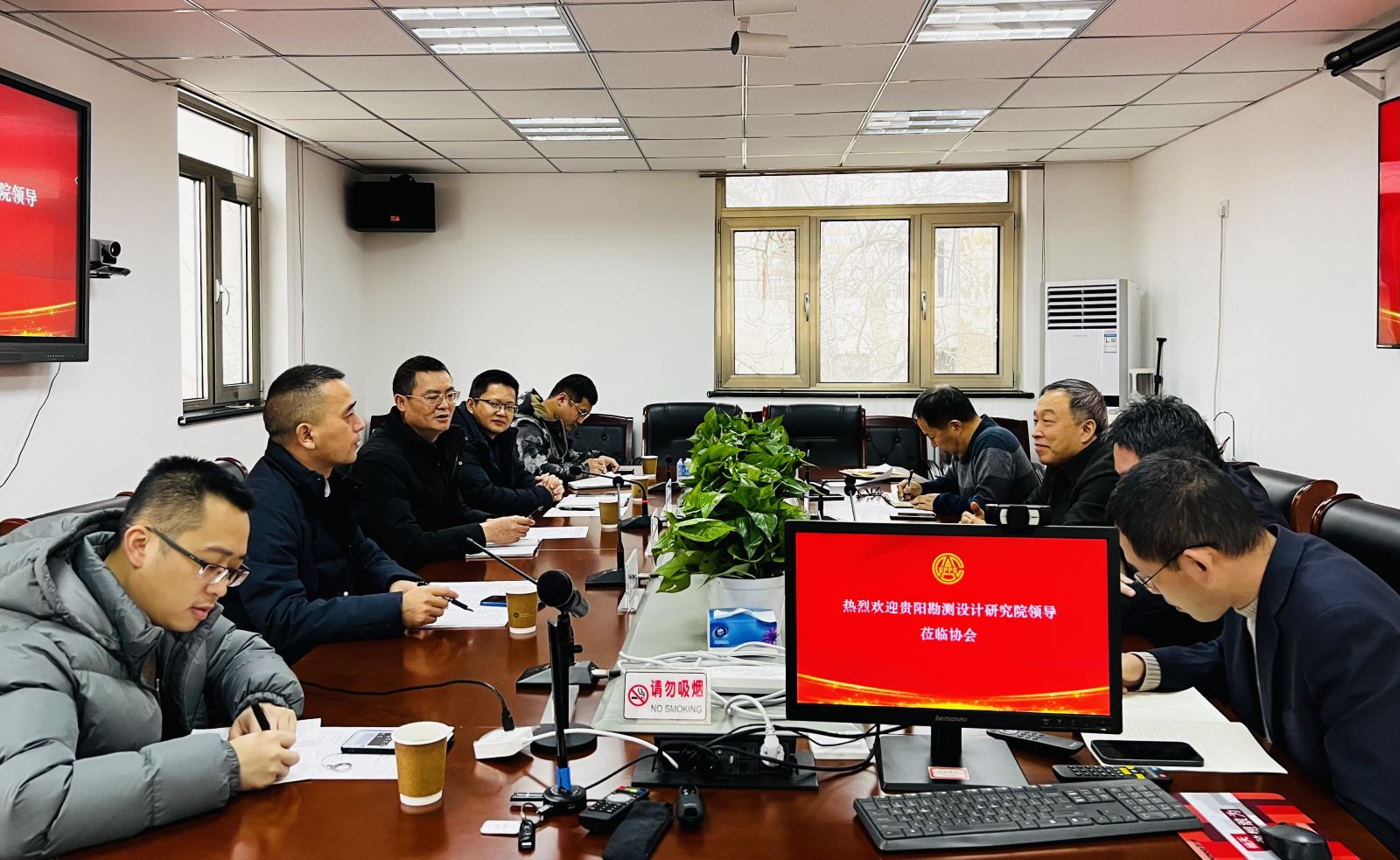 中國(guó)電力規(guī)劃設(shè)計(jì)協(xié)會(huì)李愛民與中國(guó)電建貴陽院、國(guó)網(wǎng)江蘇電力設(shè)計(jì)咨詢公司領(lǐng)導(dǎo)座談交流