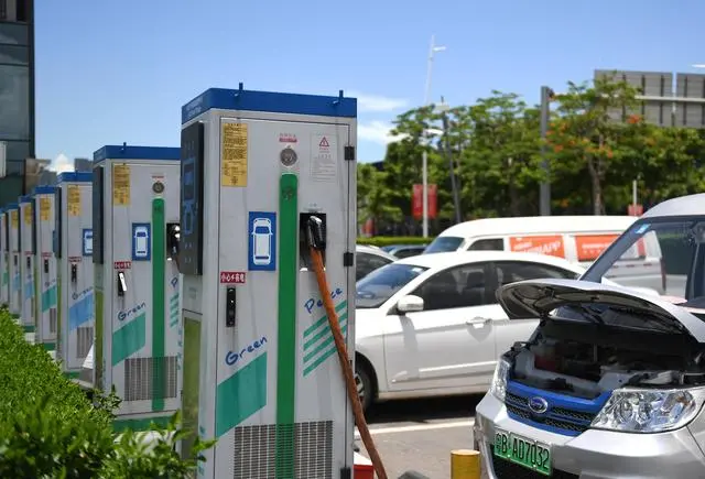 中國電動車企駛?cè)肴毡尽八{?！笔袌? width=