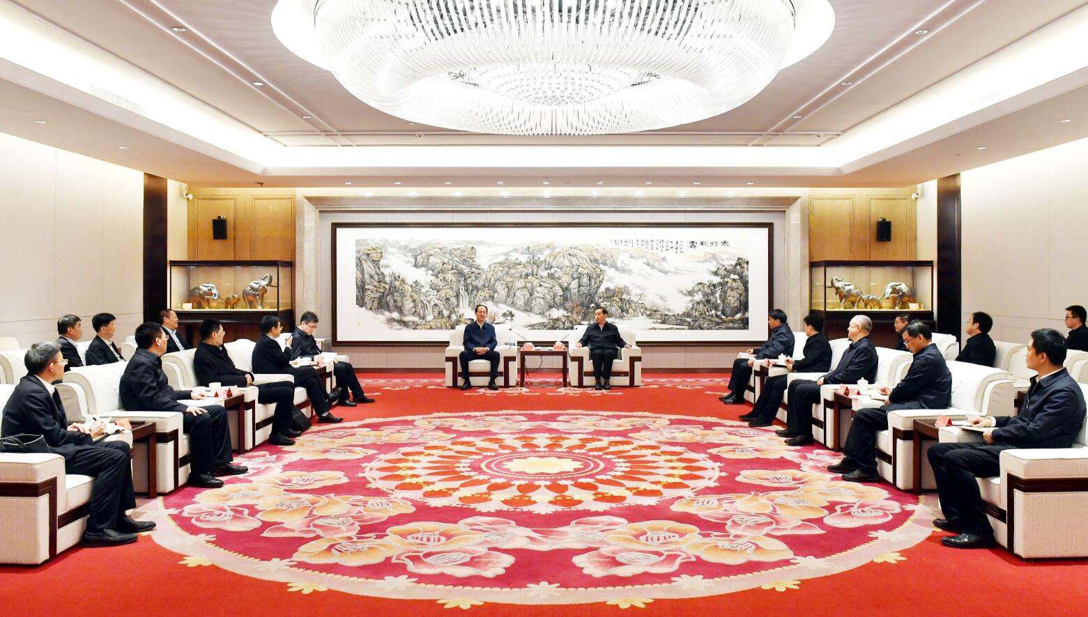 中國電建黨委書記、董事長丁焰章與河北省委常委、石家莊市委書記張超超會談