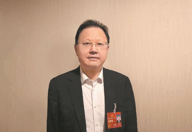 加快新能源產(chǎn)業(yè)技術(shù)創(chuàng)新 助推能源綠色低碳轉(zhuǎn)型——訪(fǎng)全國(guó)人大代表、江西贛鋒鋰業(yè)集團(tuán)股份有限公司董事長(zhǎng)李良彬