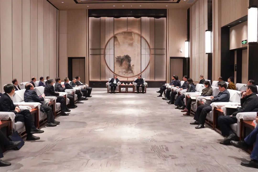 華能集團(tuán)黨組書(shū)記、董事長(zhǎng)溫樞剛拜會(huì)雄安新區(qū)黨工委書(shū)記、管委會(huì)主任張國(guó)華