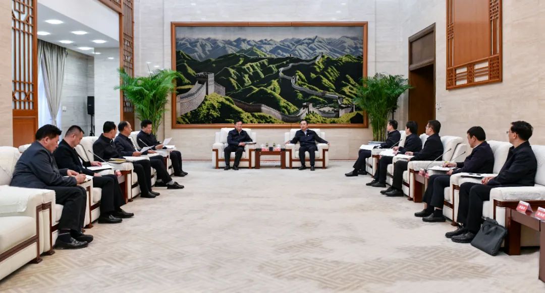 大唐集團黨組書記、董事長鄒磊與青海省海南州委書記呂剛、州長尕瑪朋措會談