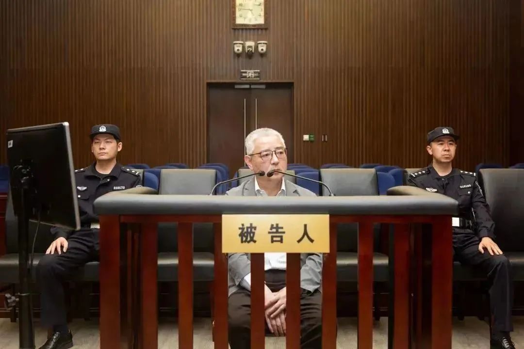被控受賄1.56億，原上海電氣集團(tuán)股份有限公司總裁、董事長(zhǎng)鄭建華受審