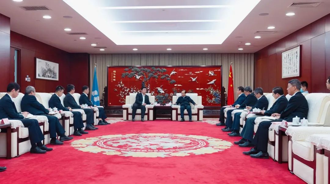 華電集團(tuán)黨組書記、董事長江毅會(huì)見海博思創(chuàng)董事長、總經(jīng)理張劍輝