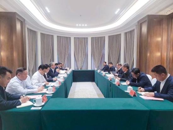 中國電建黨委副書記、總經(jīng)理王斌與黑龍江省常務(wù)副省長王一新舉行會(huì)談