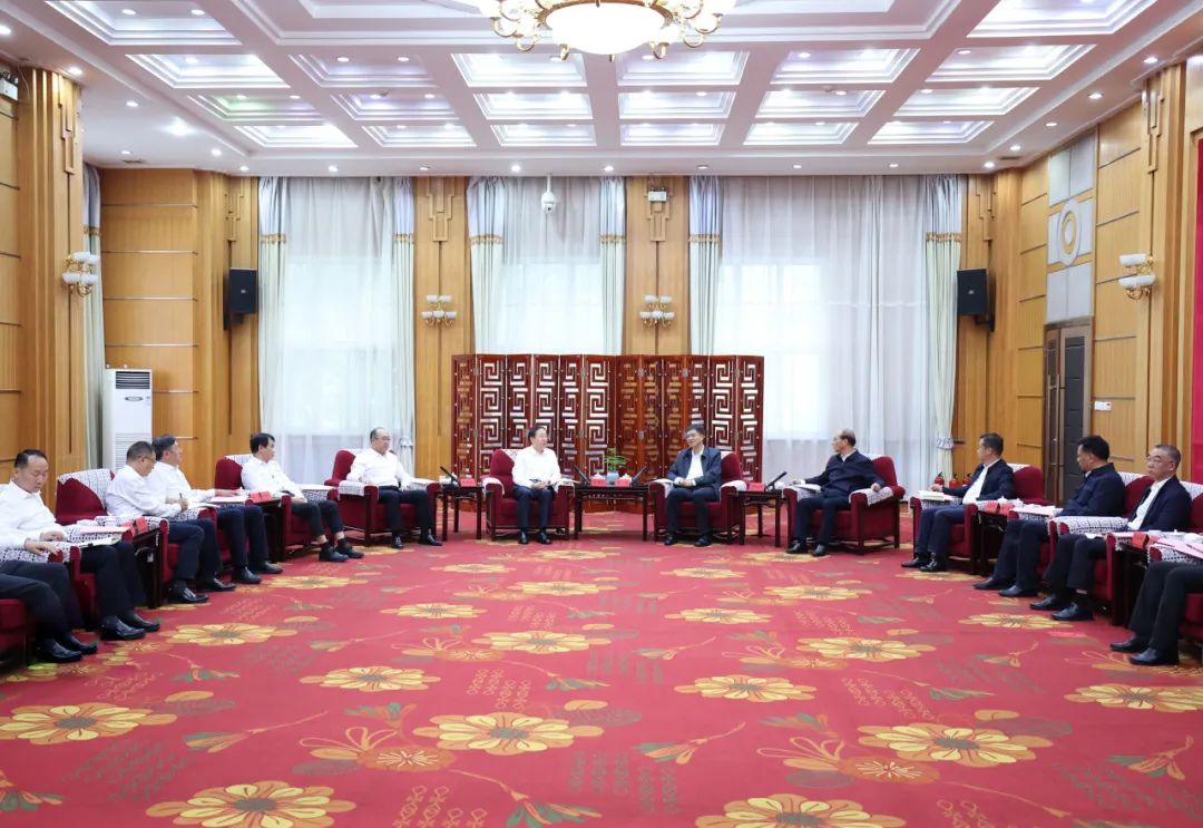 國家電網(wǎng)公司董事長、黨組書辛保安會見青海省委書記陳剛、省長吳曉軍、省政協(xié)主席公保扎西
