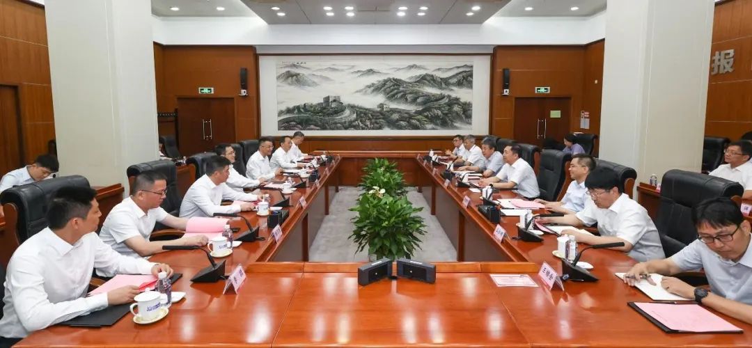 中核集團(tuán)黨組副書記、總經(jīng)理顧軍會(huì)見(jiàn)蘇州市委副書記、市長(zhǎng)吳慶文一行