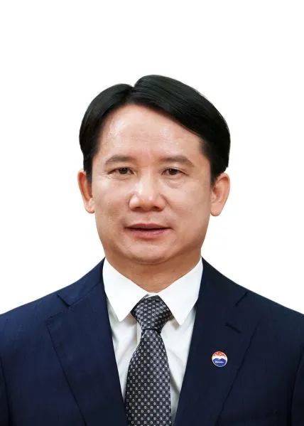 曾任貴州省能源局黨組書記、局長(zhǎng) 丁雄軍當(dāng)選中國(guó)貴州茅臺(tái)酒廠(集團(tuán))黨委書記