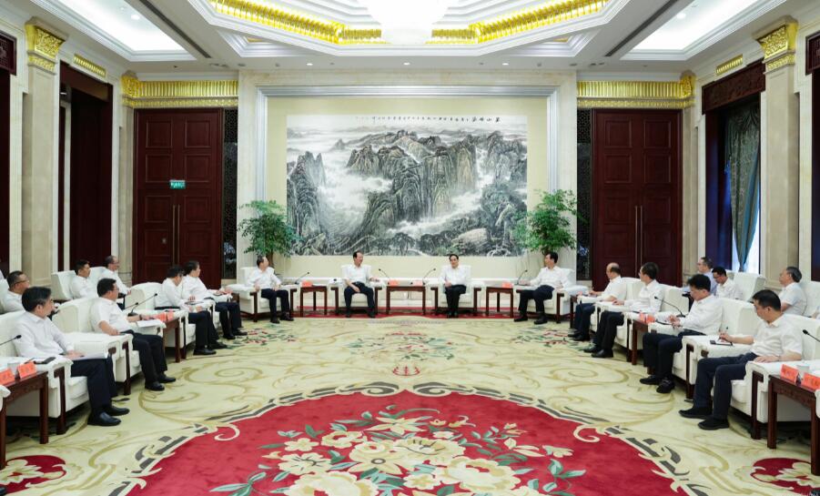 中國電建黨委書記、董事長丁焰章拜會貴州省委書記徐麟、省長李炳軍