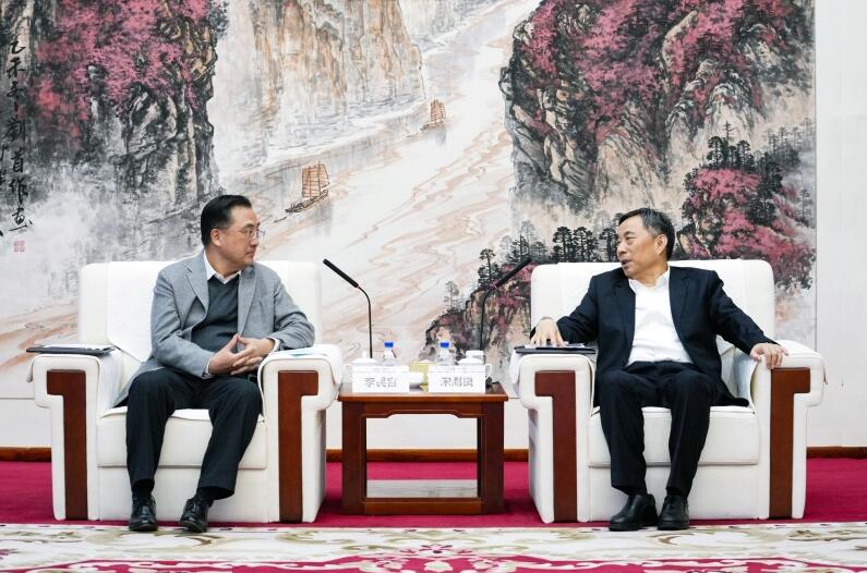 中國能建黨委書記、董事長(zhǎng)宋海良與華夏銀行黨委書記、董事長(zhǎng)李民吉會(huì)談