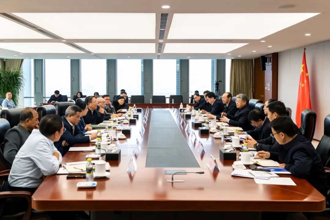 國(guó)家能源集團(tuán)董事長(zhǎng)劉國(guó)躍會(huì)見(jiàn)廣西壯族自治區(qū)政府黨組成員、國(guó)資委黨委書(shū)記秦如培