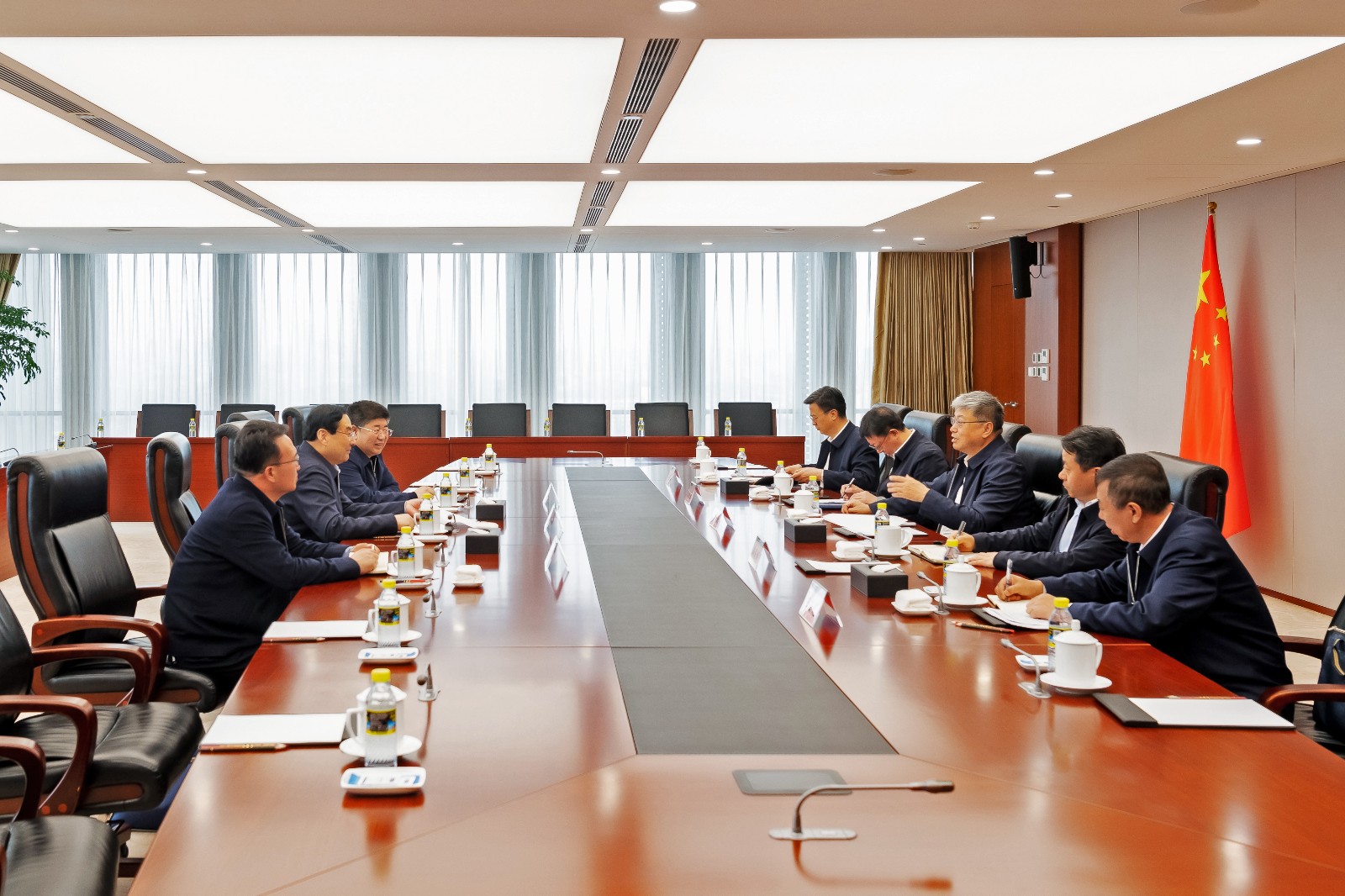 國家能源集團黨組書記、董事長劉國躍會見陜西省政協(xié)副主席、榆林市委書記張曉光
