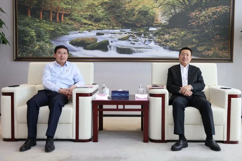 陜煤集團黨委書記、董事長張文琪會見中鐵十八局集團黨委書記、董事長閆廣天一行