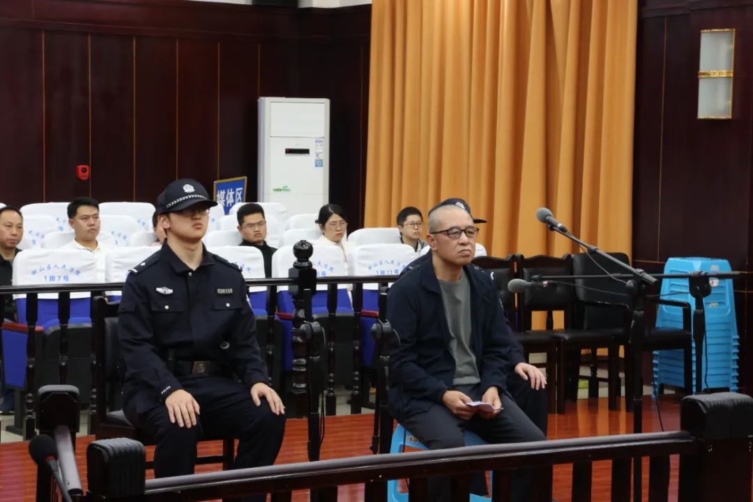 貴州電網(wǎng)原專職董事徐銘受賄、行賄案一審宣判
