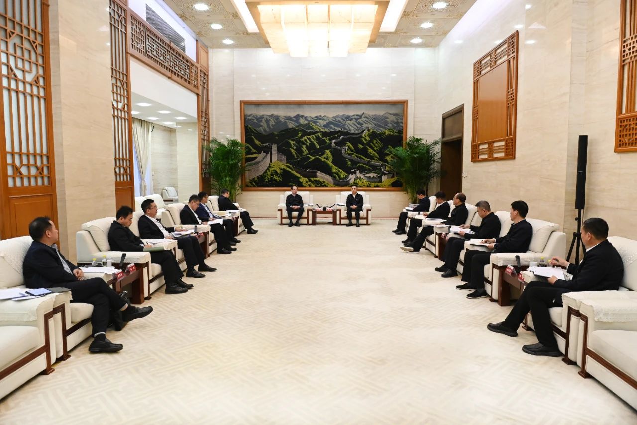 大唐集團(tuán)黨組書記、董事長鄒磊與中國電建黨委書記、董事長丁焰章會談