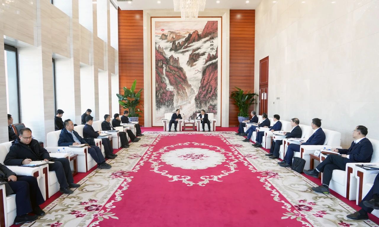 中國(guó)能建董事長(zhǎng)宋海良、總經(jīng)理倪真與中國(guó)南水北調(diào)集團(tuán)董事長(zhǎng)汪安南、總經(jīng)理孫志禹會(huì)談