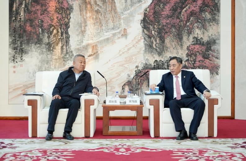 中國能建黨委書記、董事長宋海良與山東發(fā)展集團(tuán)黨委書記、董事長高長生會談