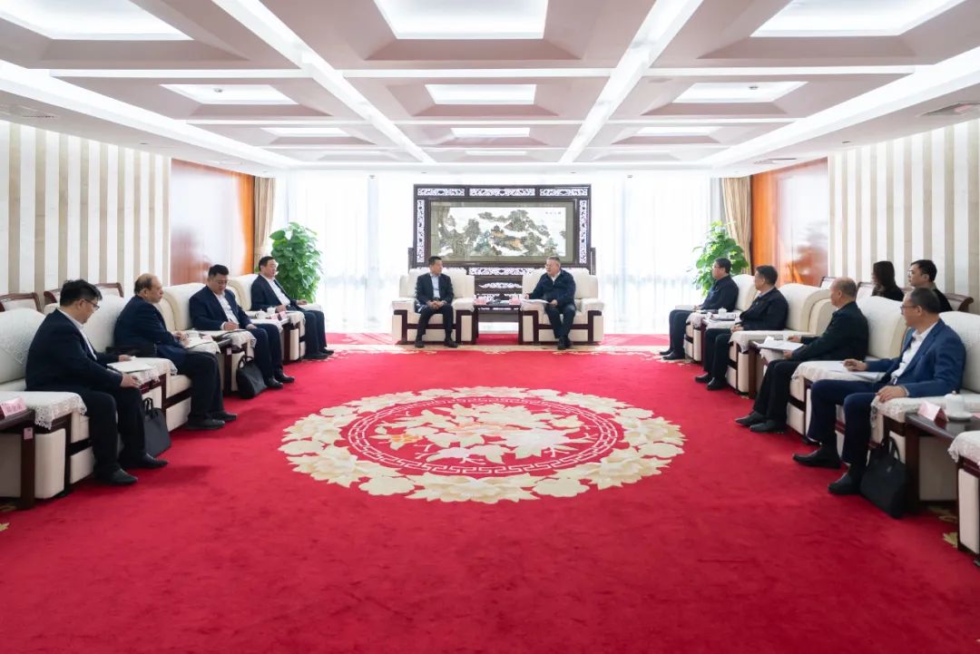 中國華電總經理葉向東與山東能源集團黨委書記、董事長李偉舉行會談