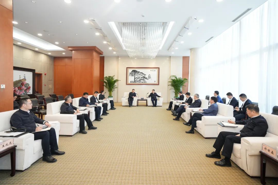 華能集團董事長溫樞剛、總經(jīng)理張文峰會見哈電集團董事長曹志安、總經(jīng)理黃偉