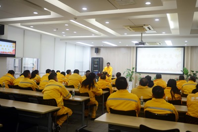 華潤南京公司檢修公司黨支部開展黨員大會、支委會以及3月份主題黨日活動