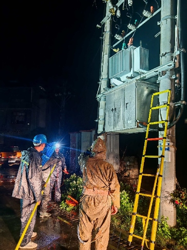 湖北通城：驚雷過后，150戶停電無訴求